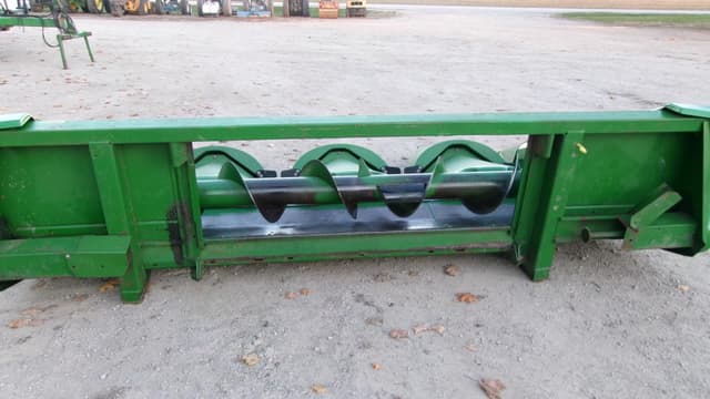 Image of John Deere 444 equipment image 2