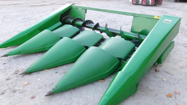 Image of John Deere 444 equipment image 1