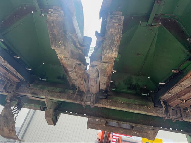Image of John Deere 444 equipment image 4