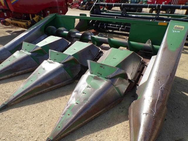 Image of John Deere 444 equipment image 2