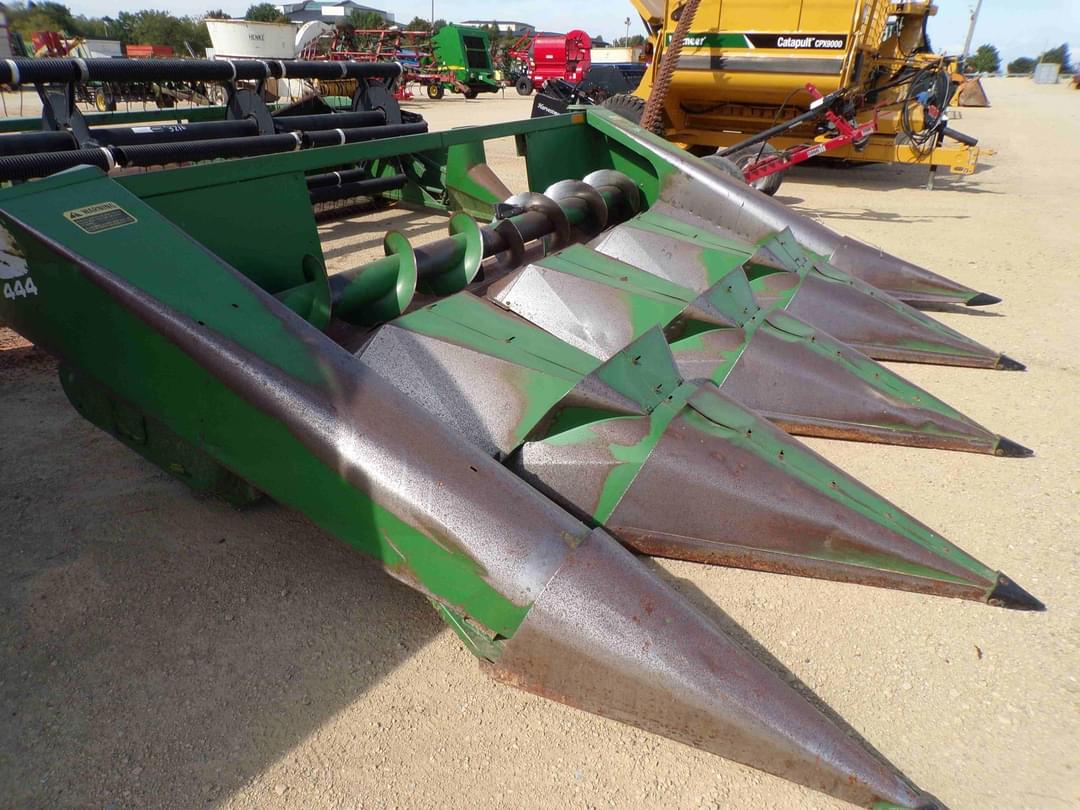 Image of John Deere 444 Primary image