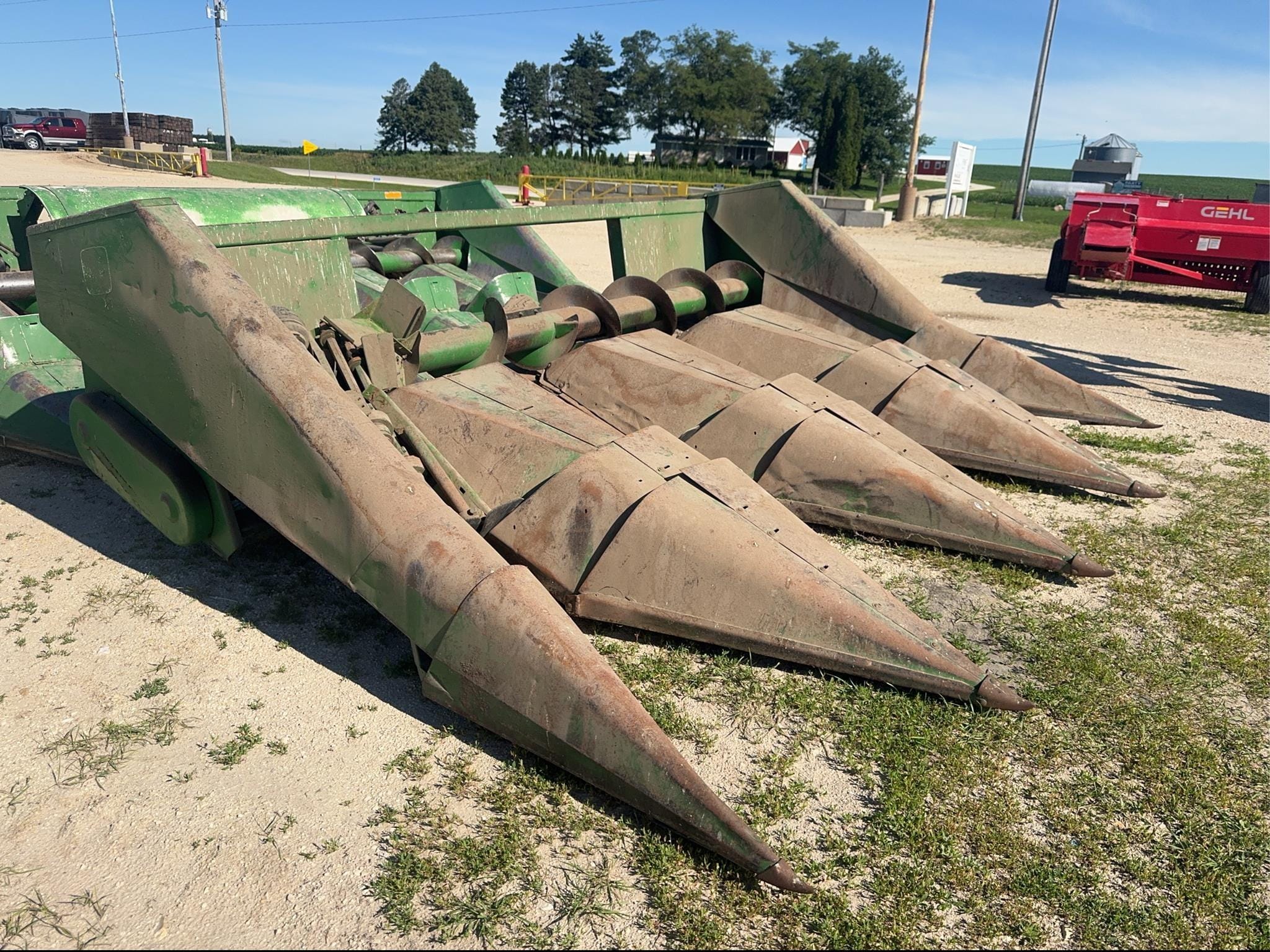 John Deere 444 Equipment Image0