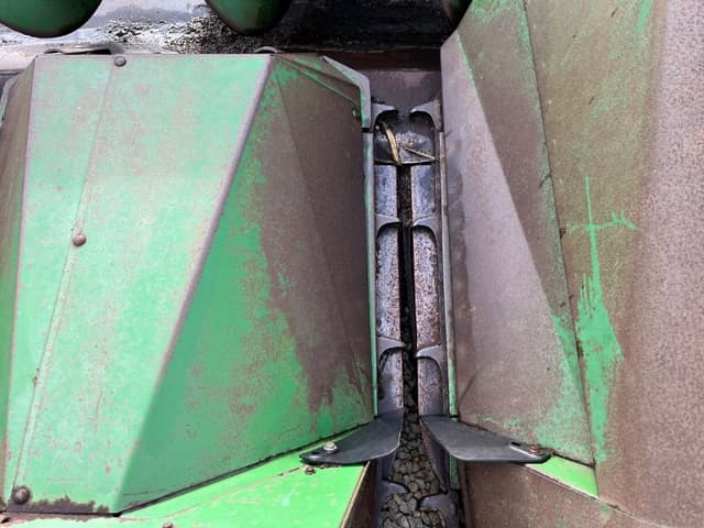 Image of John Deere 444 equipment image 1