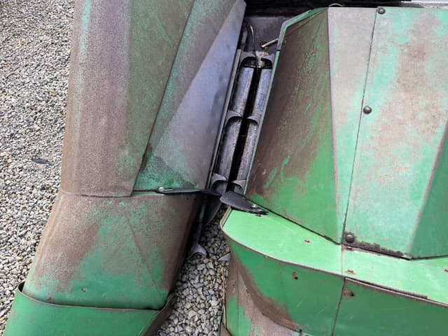Image of John Deere 444 equipment image 4