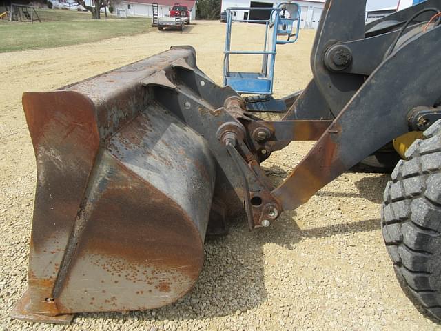 Image of John Deere 444 equipment image 4