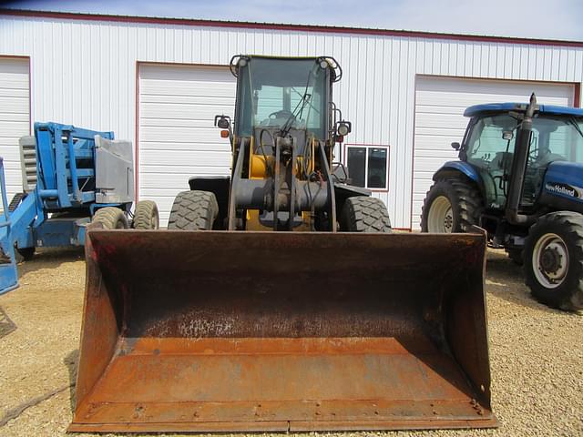 Image of John Deere 444 equipment image 3