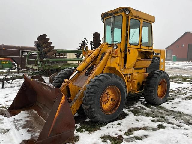 Image of John Deere 444 equipment image 1