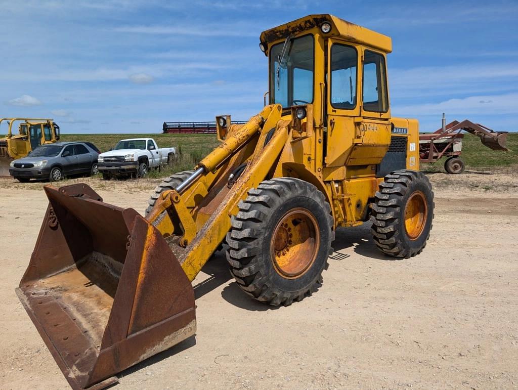 Image of John Deere 444 Primary image