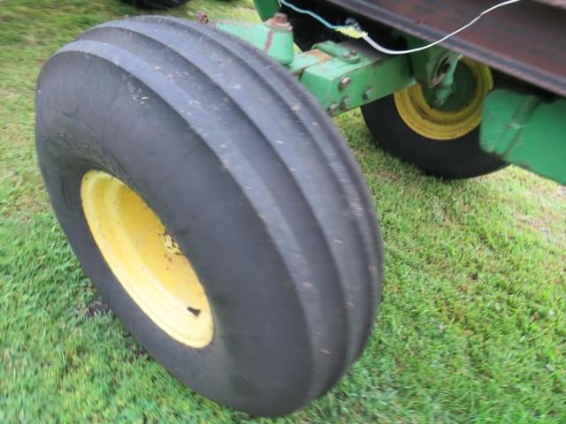 Image of John Deere 4440 equipment image 3