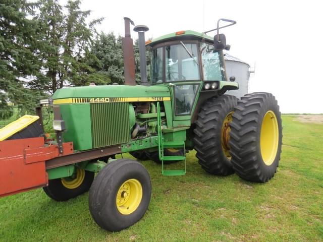 Image of John Deere 4440 equipment image 1