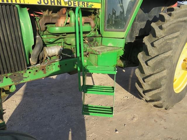 Image of John Deere 4440 equipment image 3