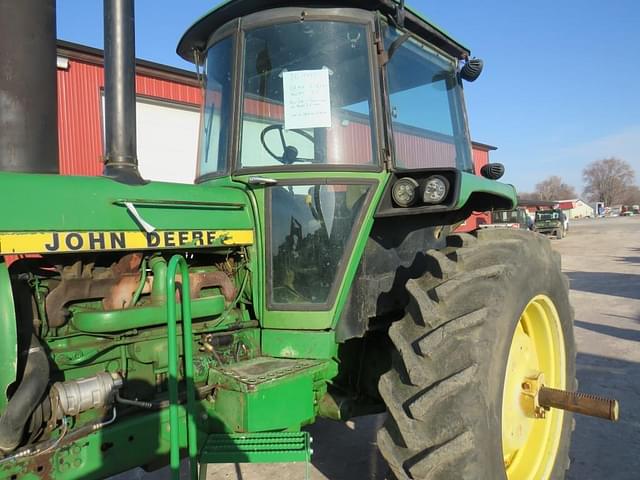 Image of John Deere 4440 equipment image 2