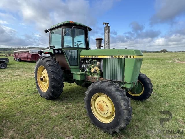 Image of John Deere 4440 equipment image 2