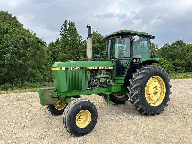 Image of John Deere 4440 equipment image 1