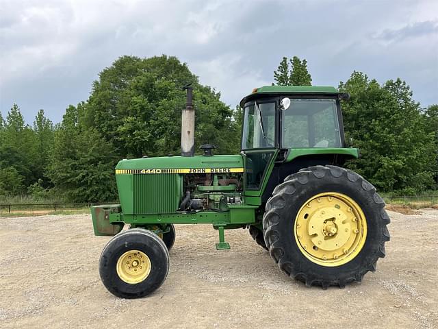 Image of John Deere 4440 equipment image 2