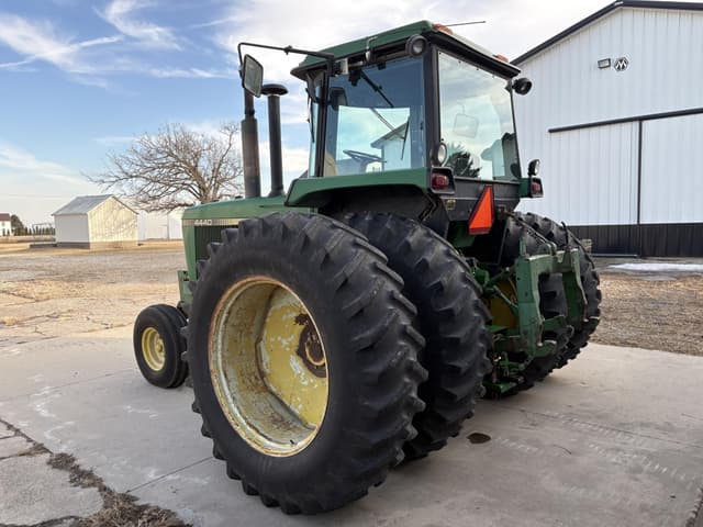 Image of John Deere 4440 equipment image 2