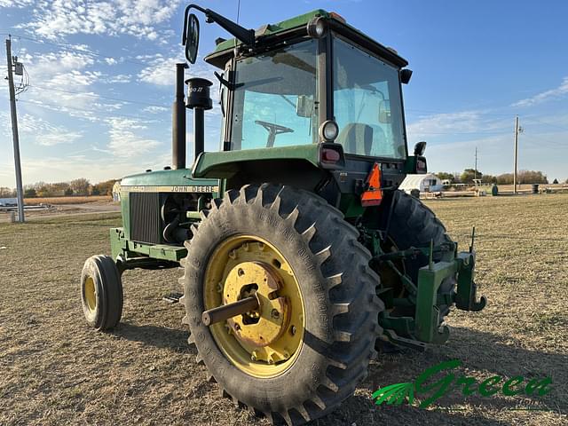 Image of John Deere 4440 equipment image 2