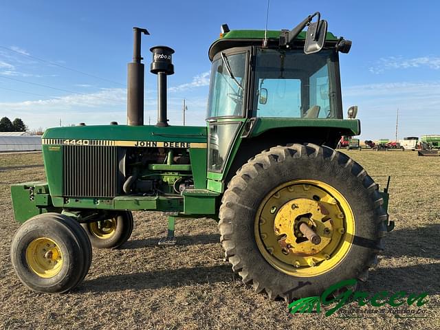 Image of John Deere 4440 equipment image 1