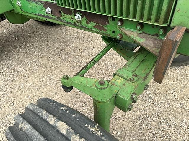 Image of John Deere 4440 equipment image 3