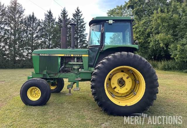 Image of John Deere 4440 equipment image 1