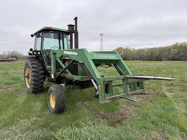 Image of John Deere 4440 equipment image 2