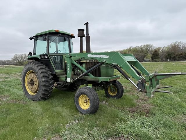 Image of John Deere 4440 equipment image 1