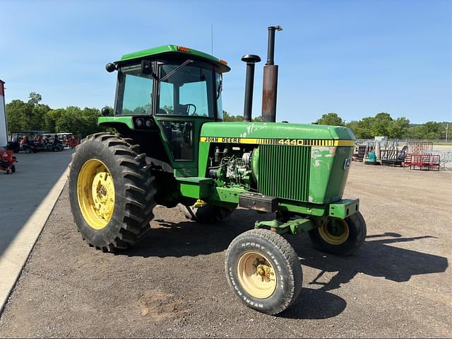 Image of John Deere 4440 equipment image 1