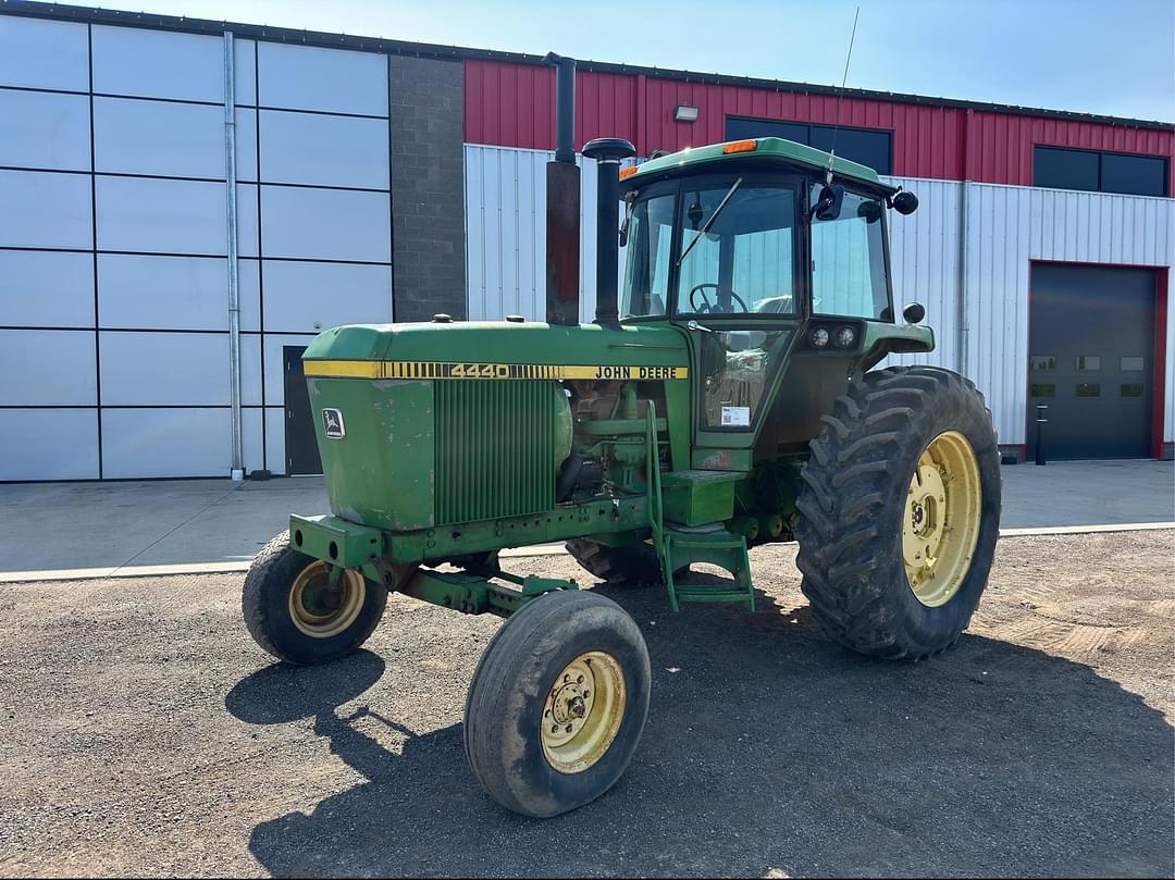 Image of John Deere 4440 Primary image