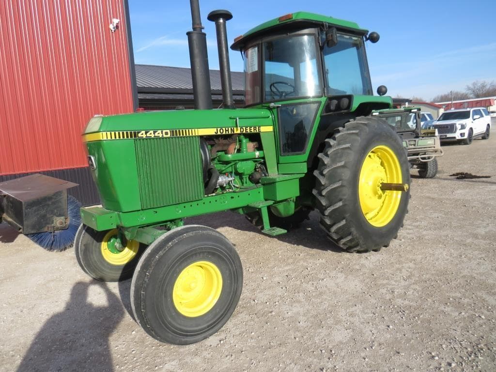 Image of John Deere 4440 Primary image