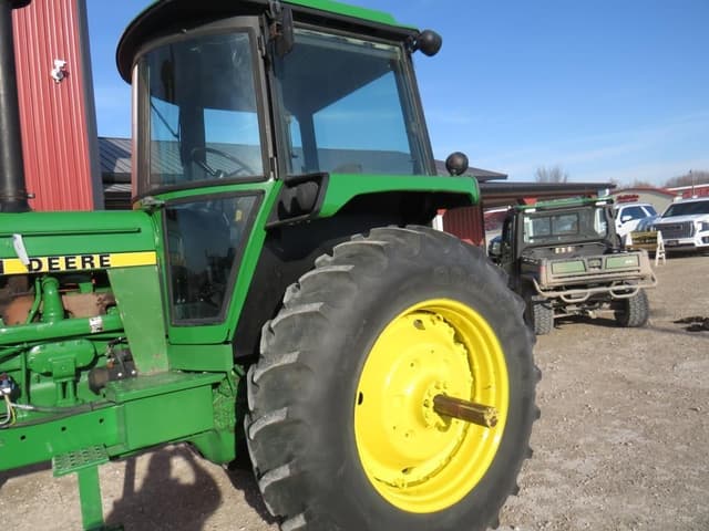 Image of John Deere 4440 equipment image 2