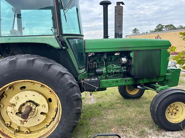 Image of John Deere 4440 equipment image 2