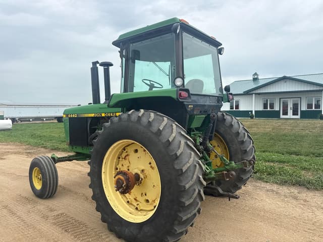 Image of John Deere 4440 equipment image 2