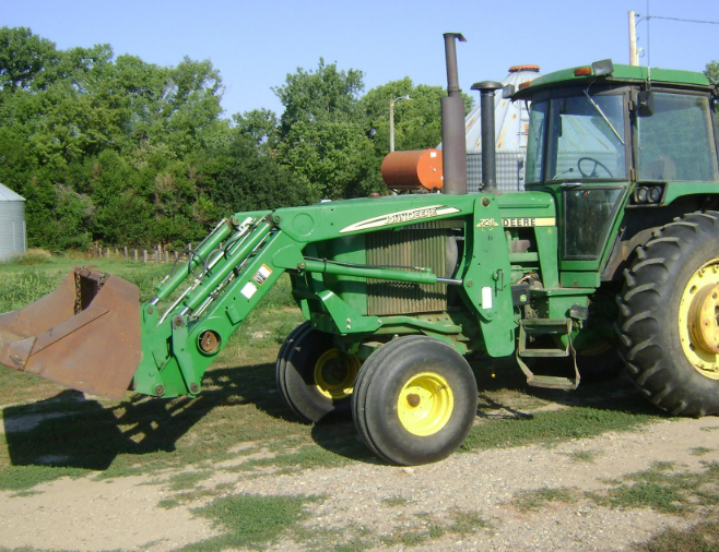 Main image John Deere 4440