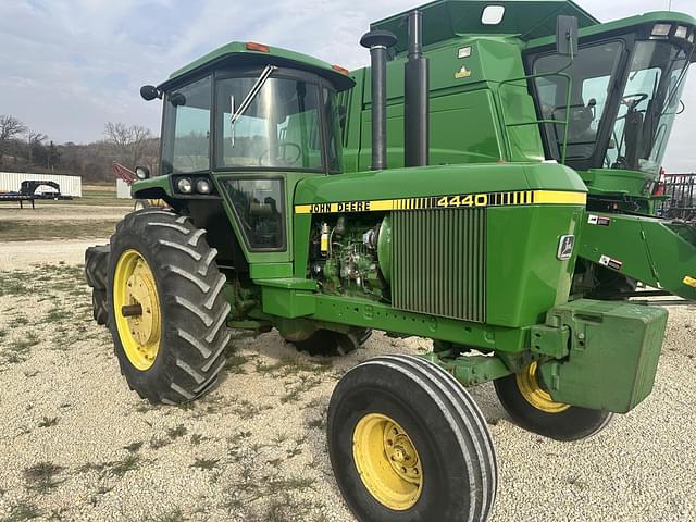 Image of John Deere 4440 equipment image 2