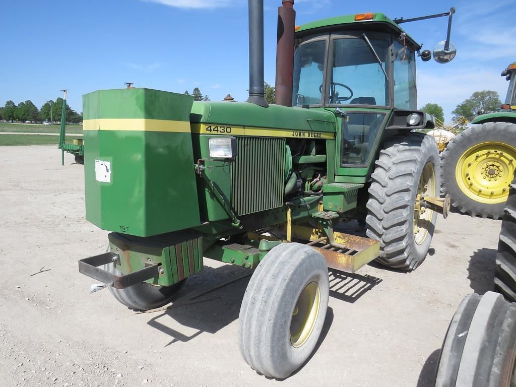 Image of John Deere 4440 Primary image