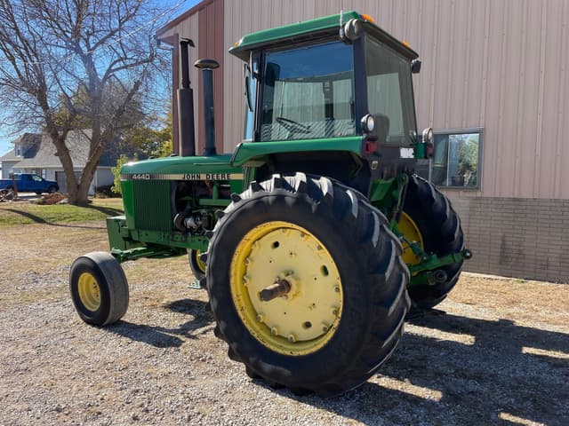 Image of John Deere 4440 equipment image 4