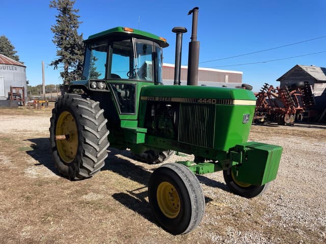 Image of John Deere 4440 equipment image 2