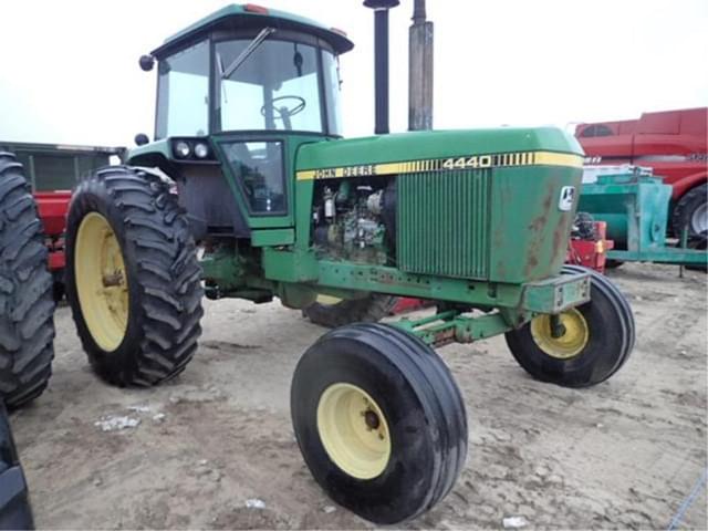 Image of John Deere 4440 equipment image 2