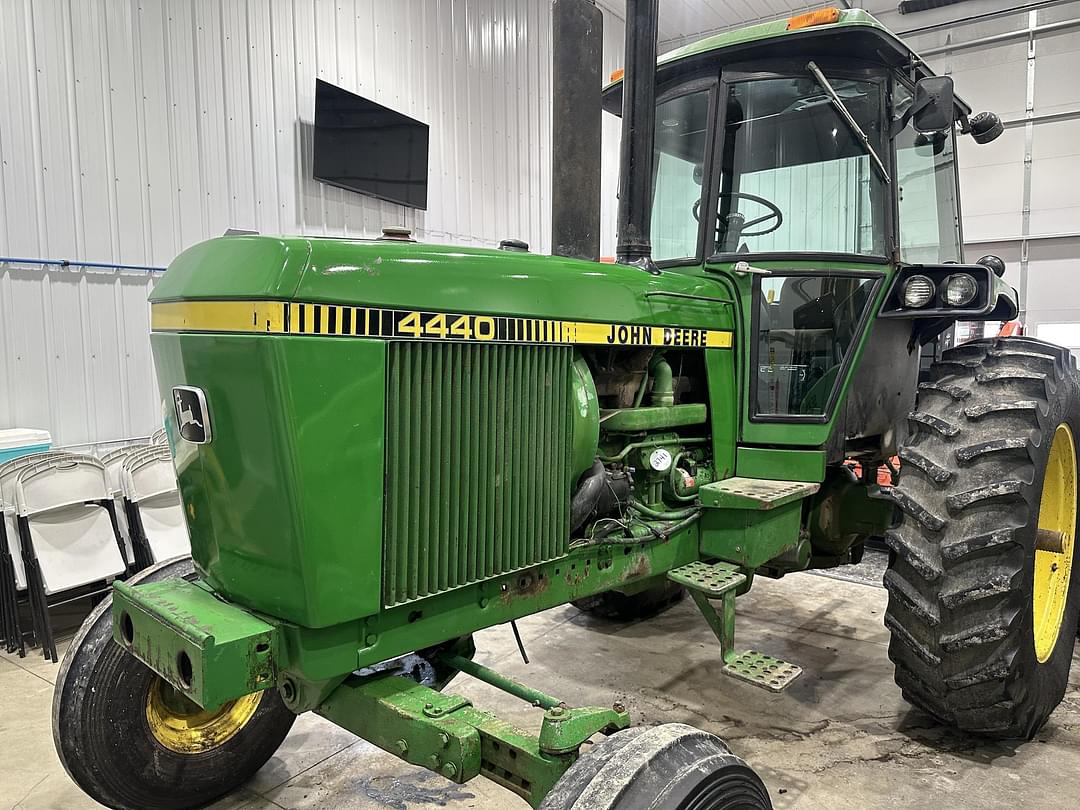 Image of John Deere 4440 Primary image