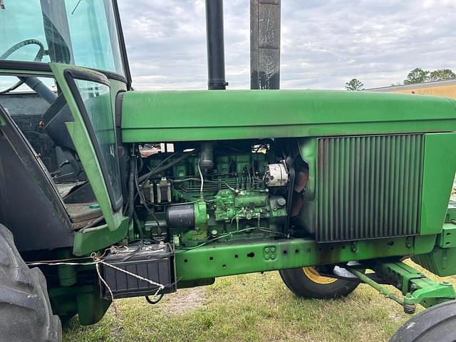 Image of John Deere 4440 equipment image 1