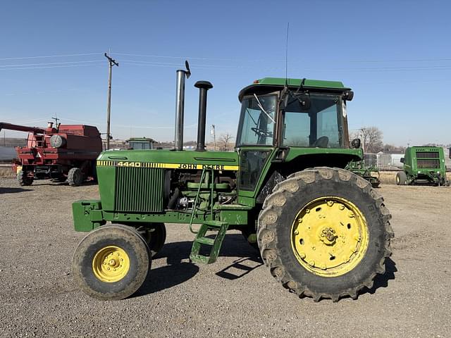 Image of John Deere 4440 equipment image 1