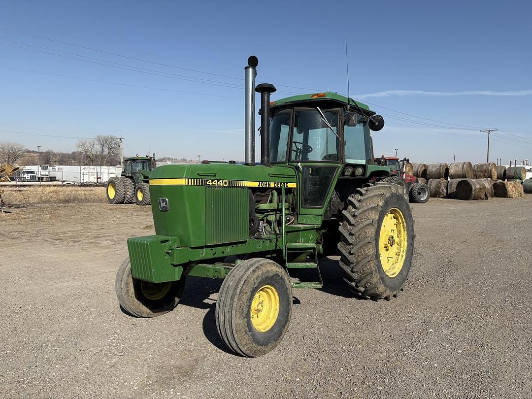 Image of John Deere 4440 Primary image