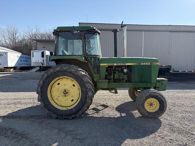 Image of John Deere 4440 equipment image 4