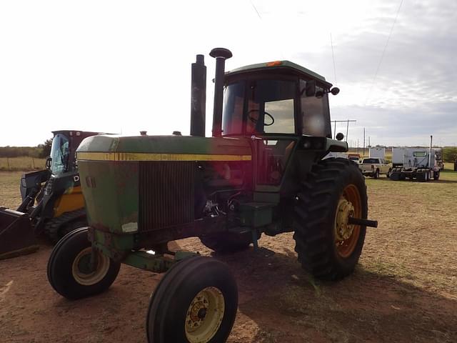 Image of John Deere 4440 equipment image 1