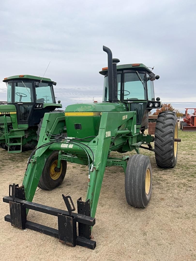 Main image John Deere 4440