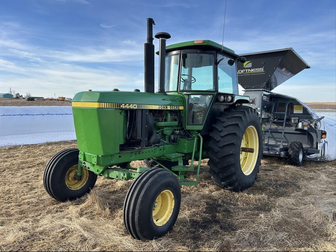 Image of John Deere 4440 Primary image