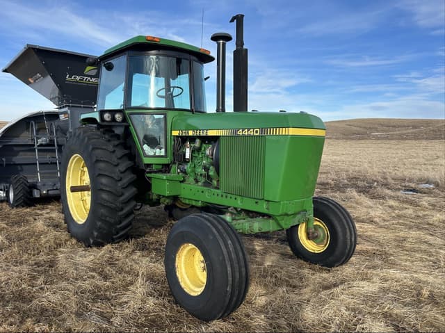 Image of John Deere 4440 equipment image 2