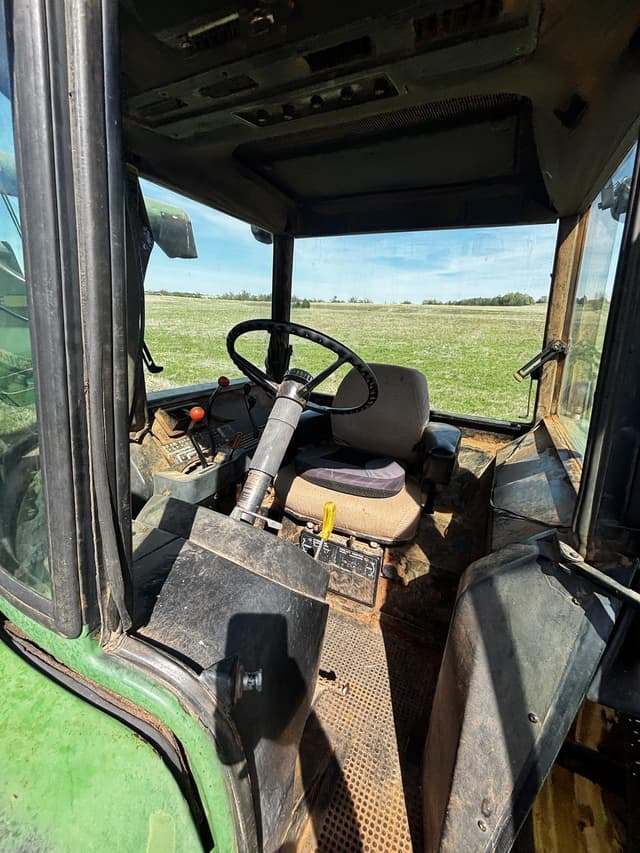 Image of John Deere 4440 equipment image 4