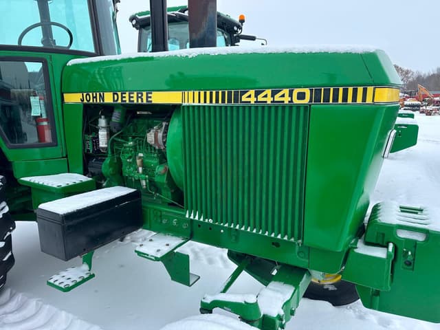 Image of John Deere 4440 equipment image 3