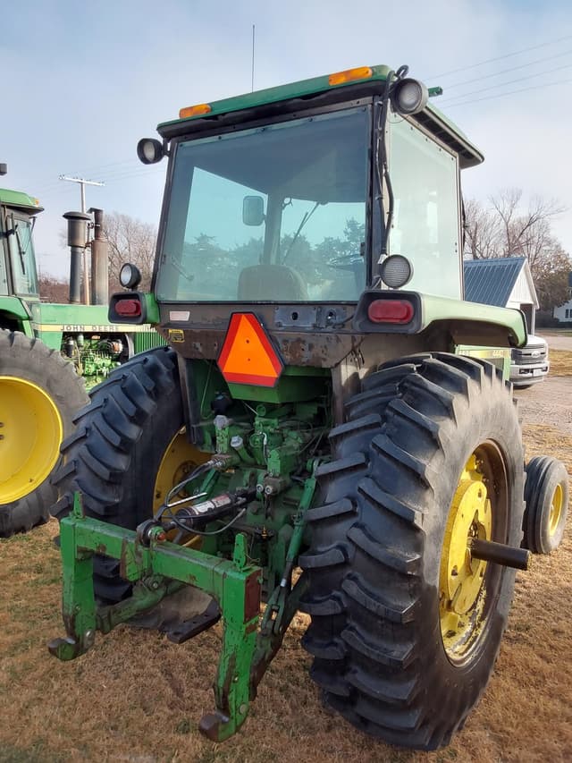 Image of John Deere 4440 equipment image 3